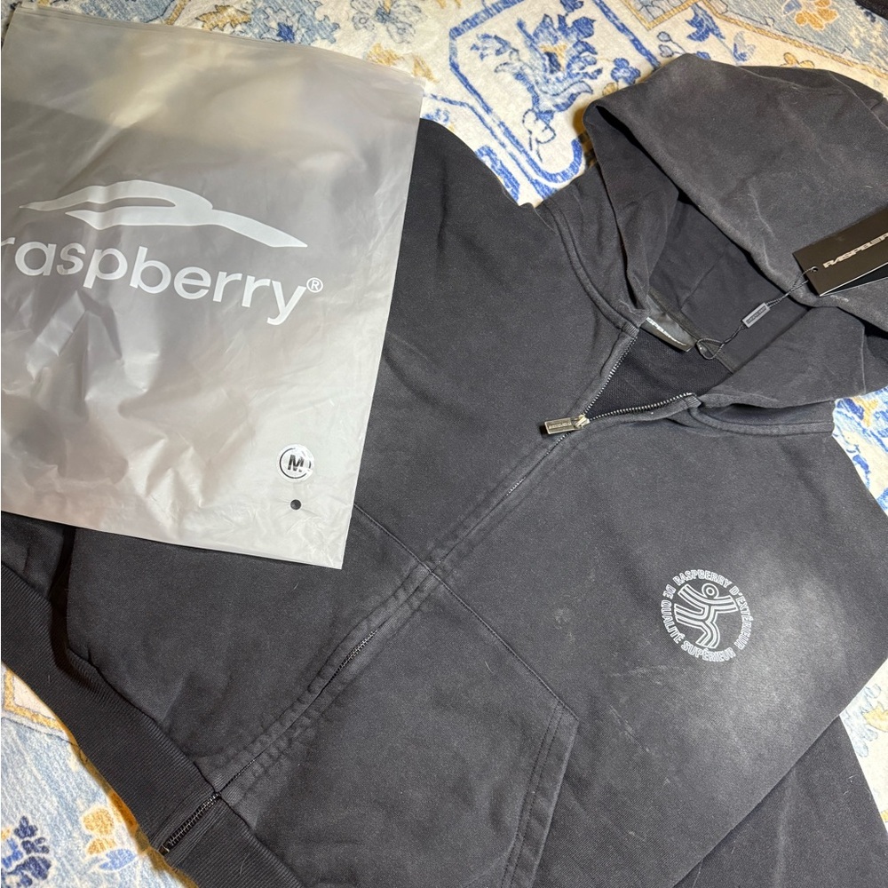 Raspberry hills / gvgallery hoodie